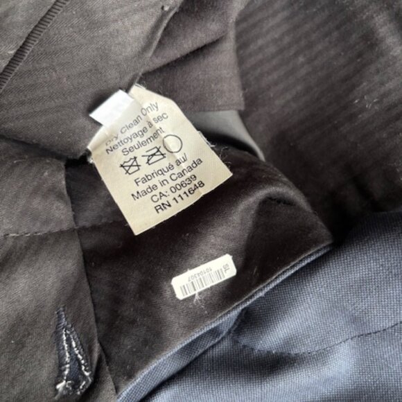 Sydney's Navy Blue Suit - size 40 (made in Canada) - Picture 4 of 5